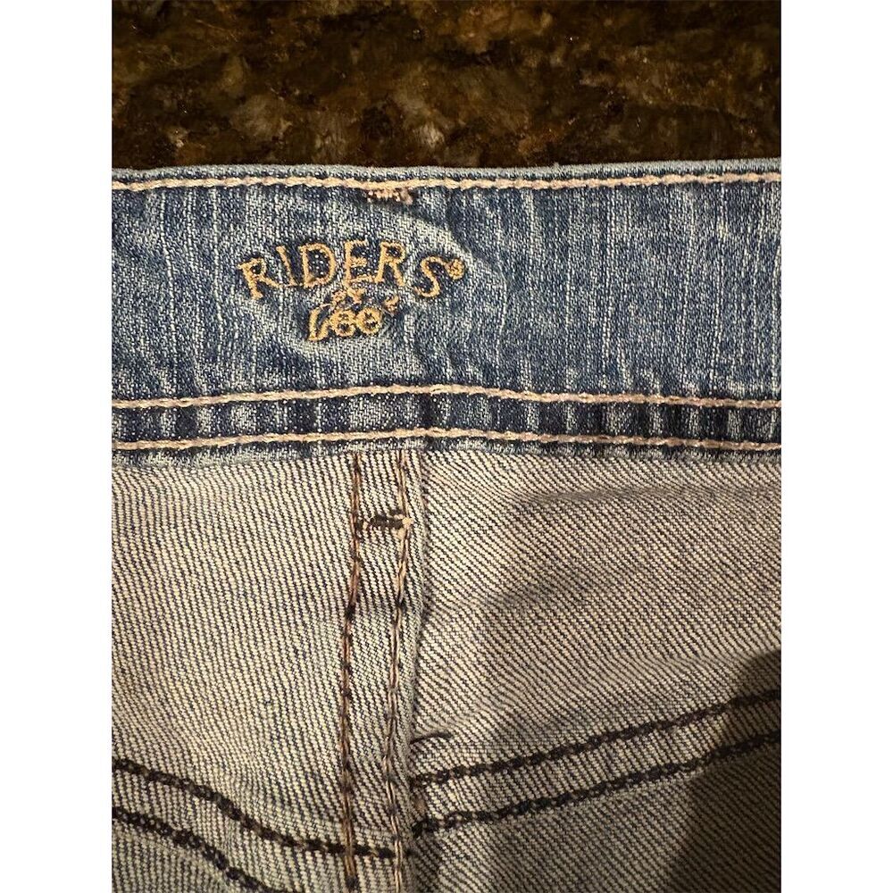 Riders by Lee Women's Capri Jeans Size 14 Blue Medium Wash Denim - Picture 8 of 9